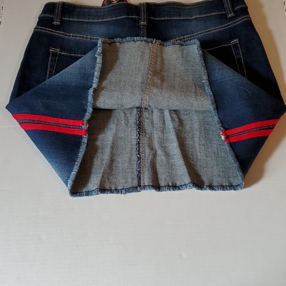 No Boundaries Junior's Jean Skirt NWT - Picture 5 of 6